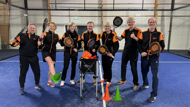 Het trainersteam van Padel Party, zelf aan het trainen.