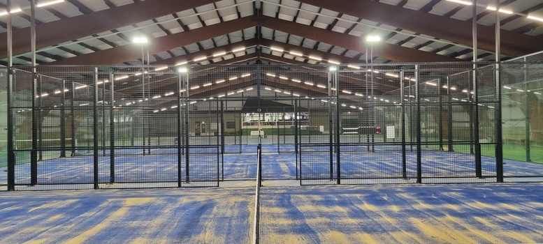 3 indoor padelbanen bij Maascourt in Venray